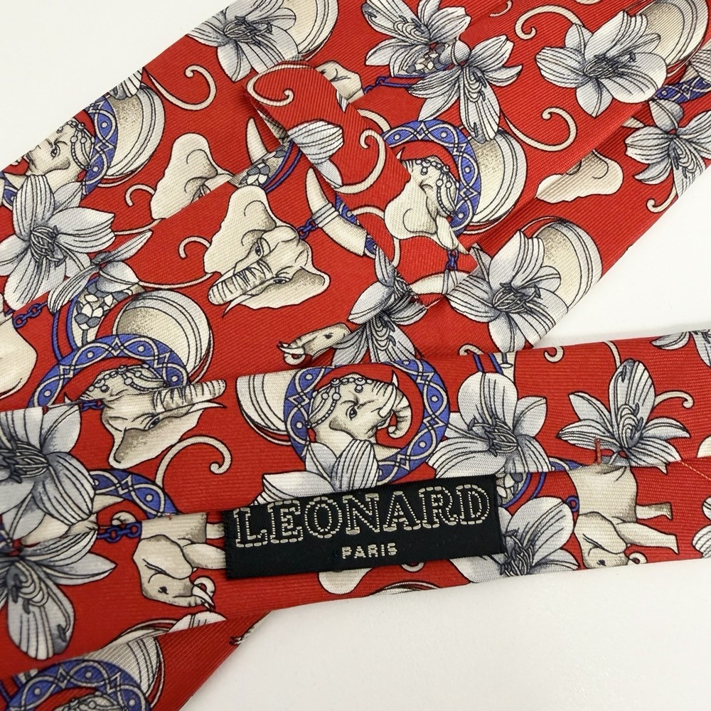Leonard Paris Men's Tie Elephants & Flowers Red/Cream Silk 3.75" (W) 57" (L) guc
